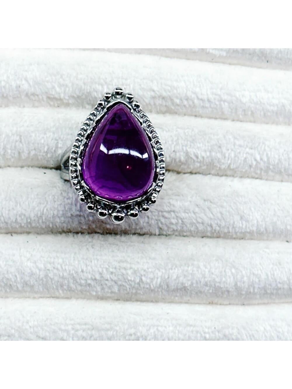 4820gc. Purple Plastic Silvertone Ring 5.25